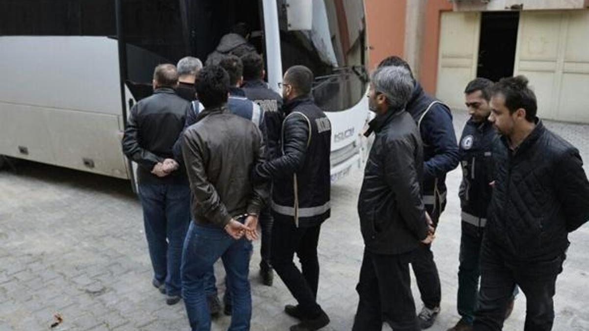 Mardin'de 17 polis FETÖ'den tutuklandı