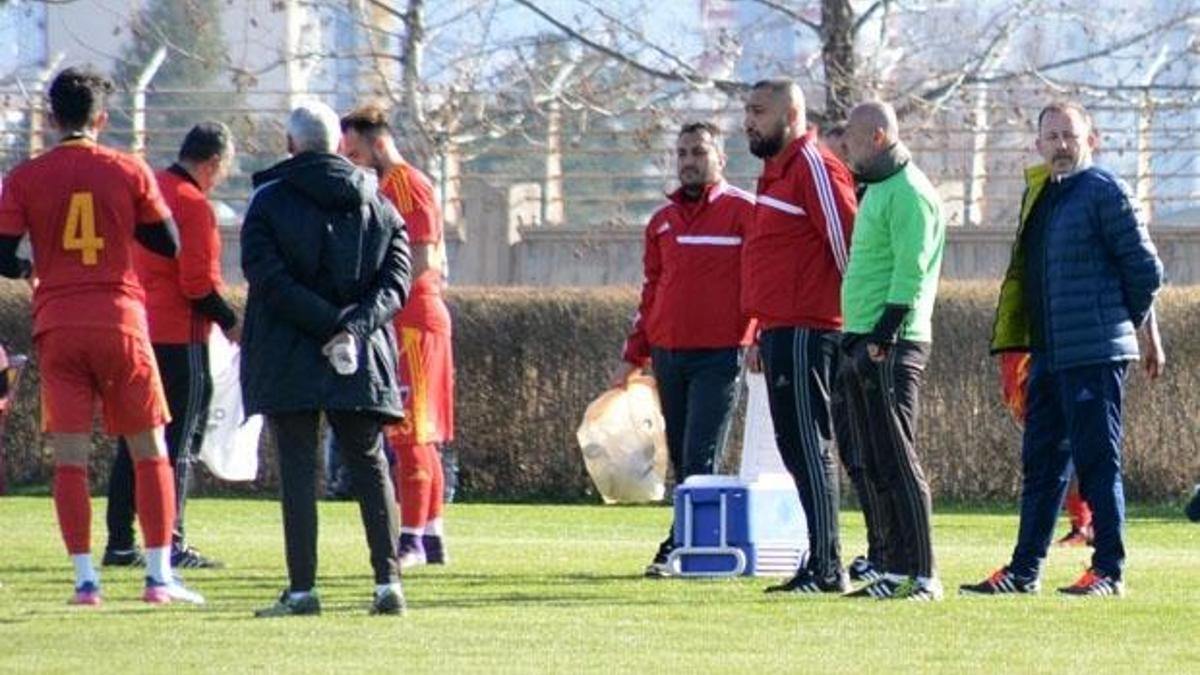 Kayserispor gençlerle prova yaptı
