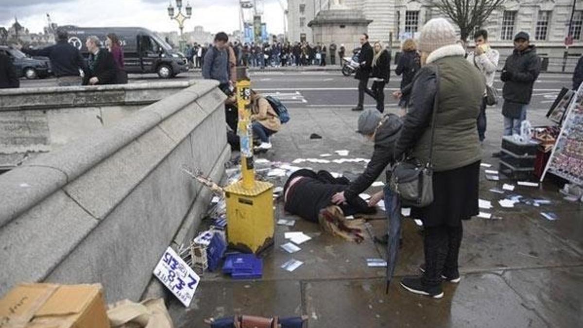 Londra'daki saldırıda ölenlerin sayısı 5'e yükseldi