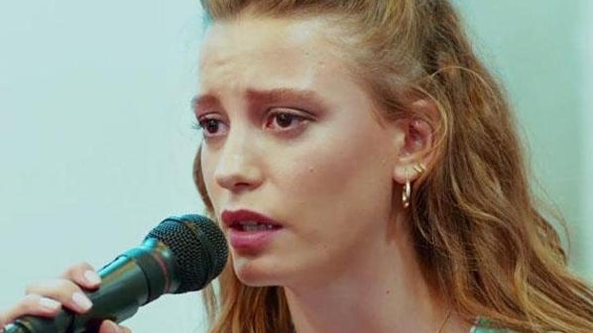 Serenay Sarıkaya'nın bir yıllık emeği çöp oldu!