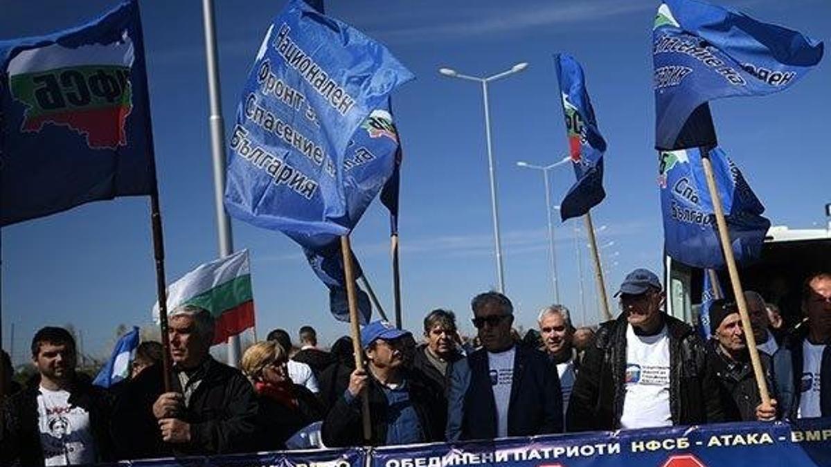 Türkler girmeye başladı! Sınırda sıcak saatler...