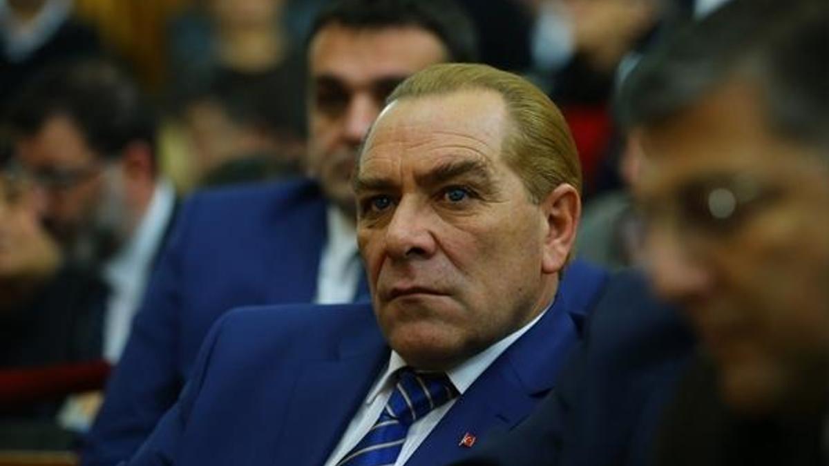 Atatürk'e benzeyen sanatçı Göksel Kaya gözaltına alındı