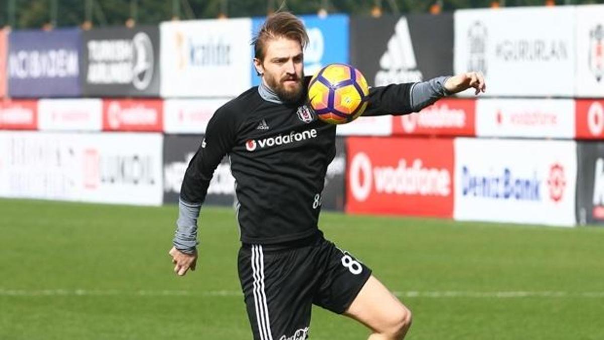 Caner gibisi el yakıyor