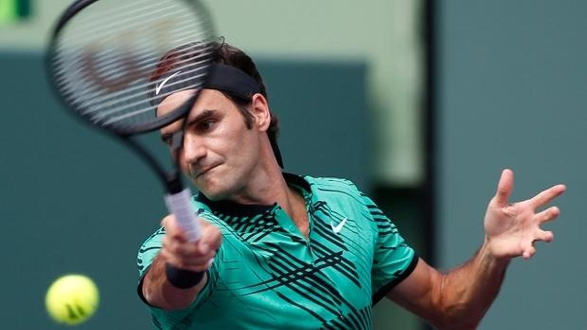 Federer'in bileği bükülmüyor