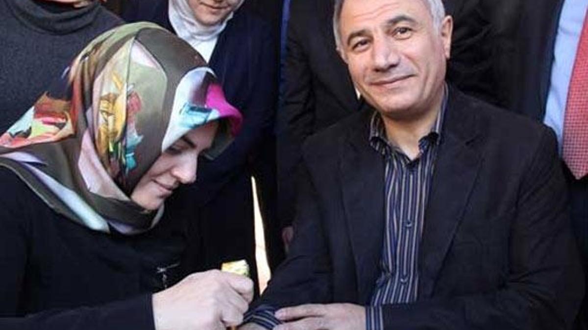 Efkan Ala koluna 'evet' dövmesi yaptırdı