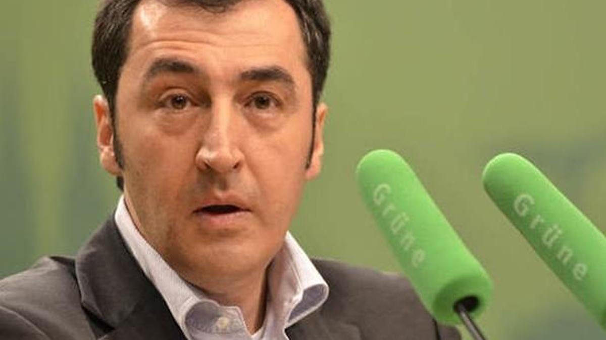 Cem Özdemir'in doktora ünvanı iptal edildi