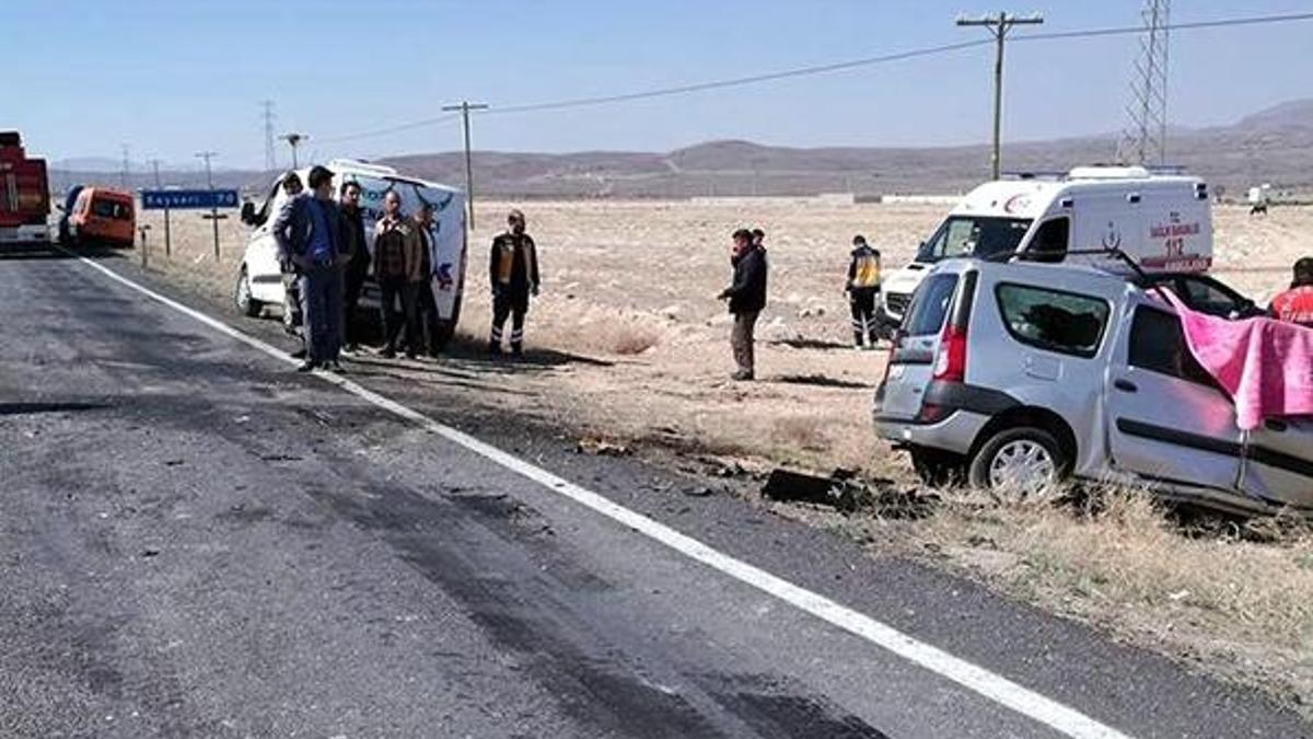 Kayseride trafik kazası: 2 ölü, 3 yaralı