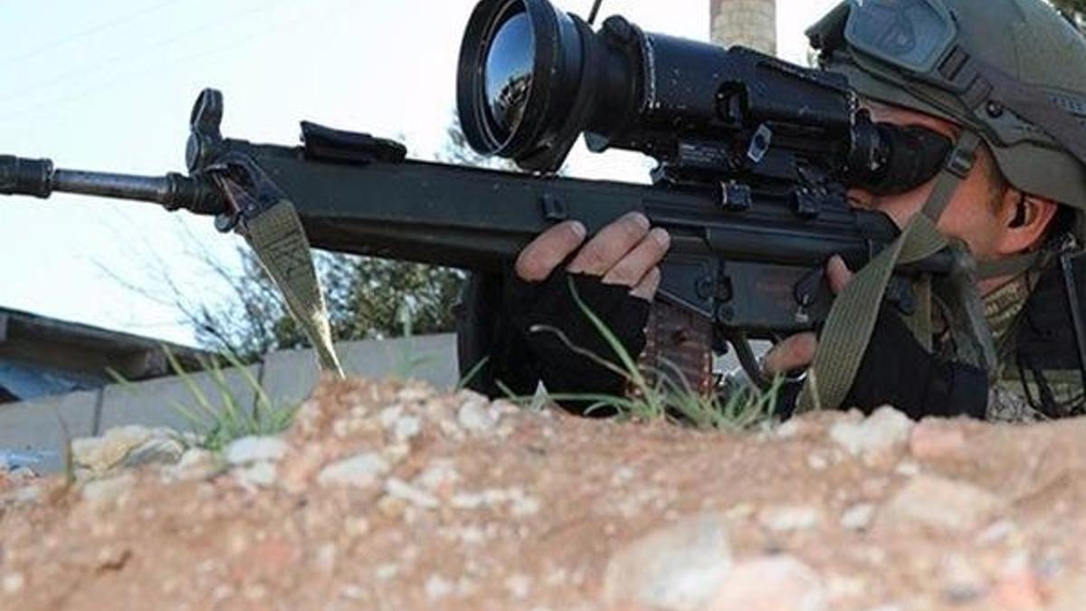 Bitlis Tatvan'da 8'i kadın 12 PKK'lı öldürüldü