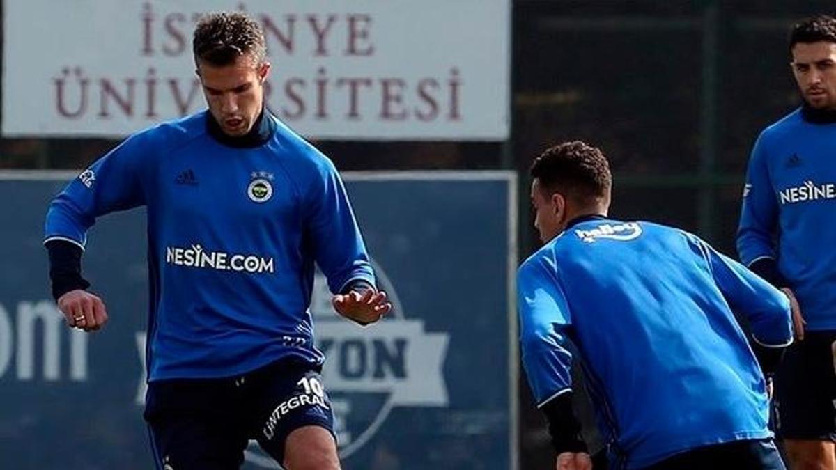 Fenerbahçe'de 3 isimle yollar ayrılıyor!