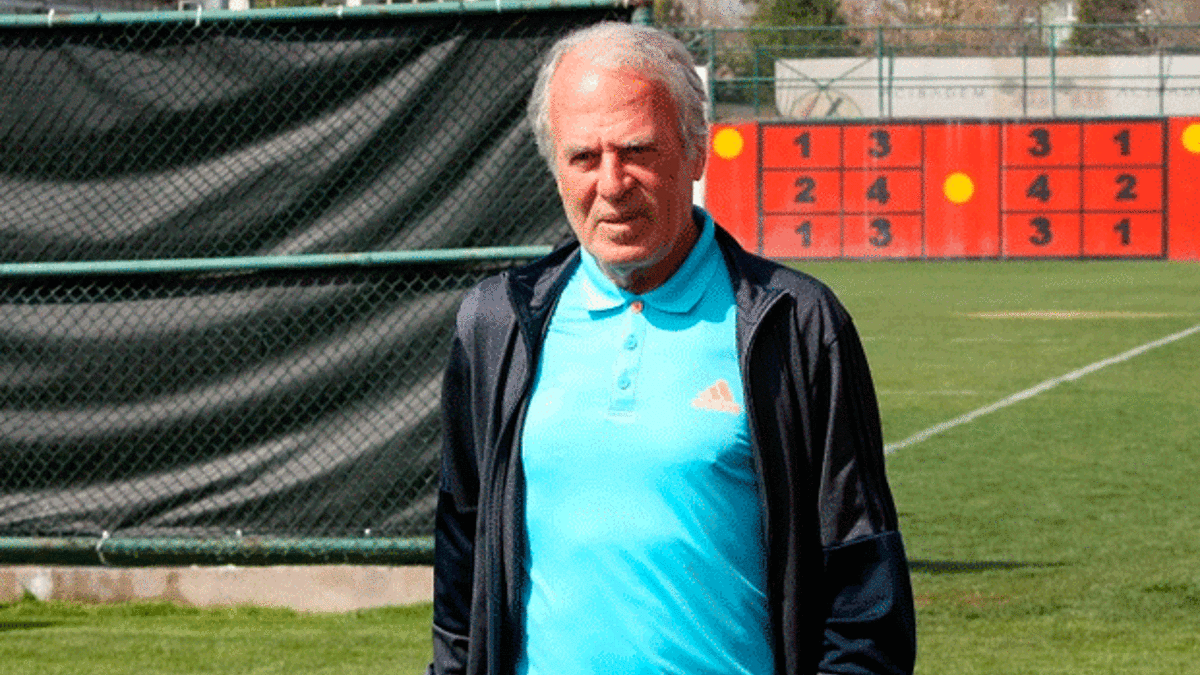 Mustafa Denizli: 3’te 3 yapalım işi bitiririz