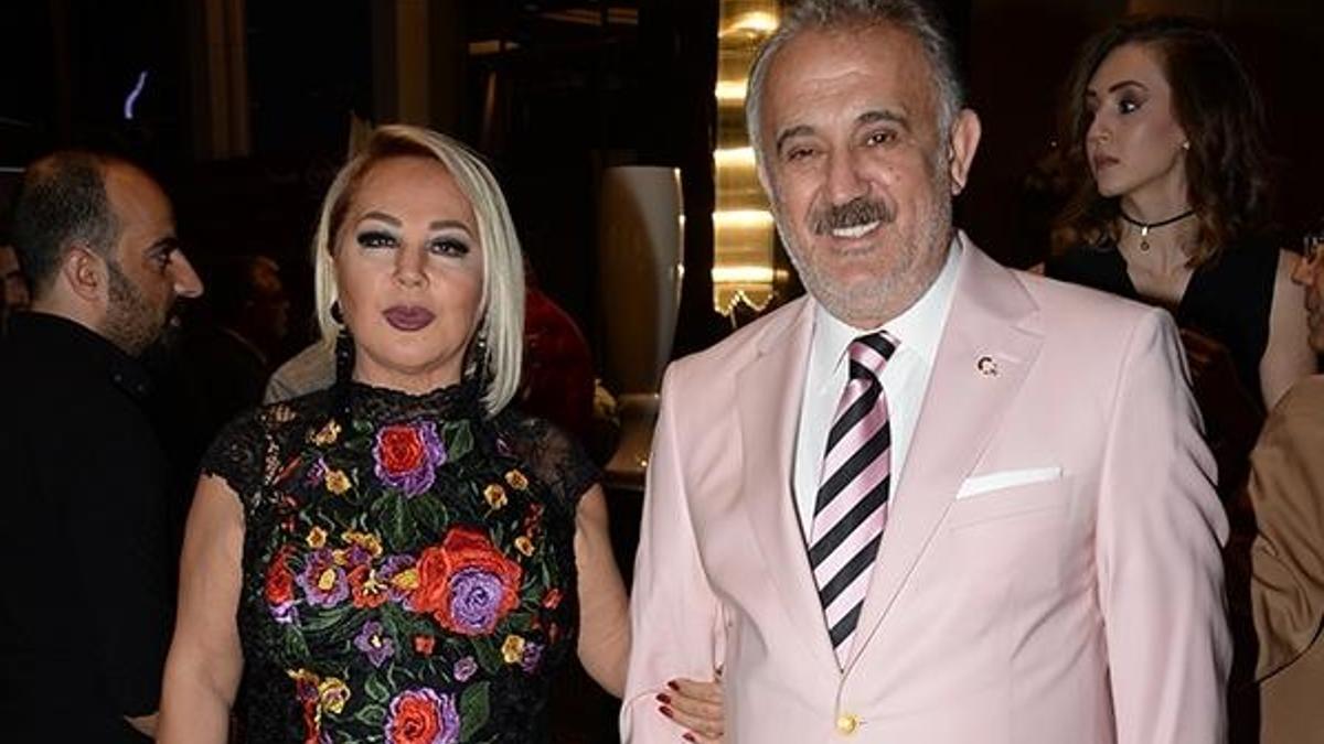 Beni aldatıyor