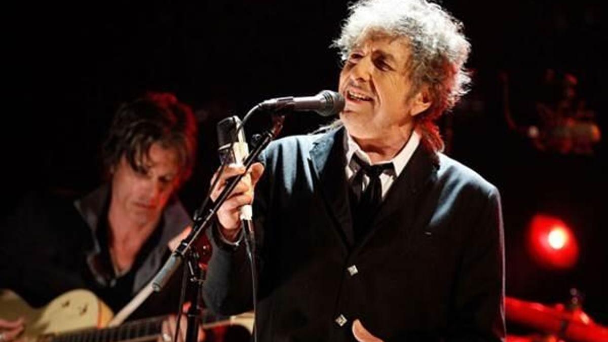 Bob Dylan Nobel ödülünü aldı!