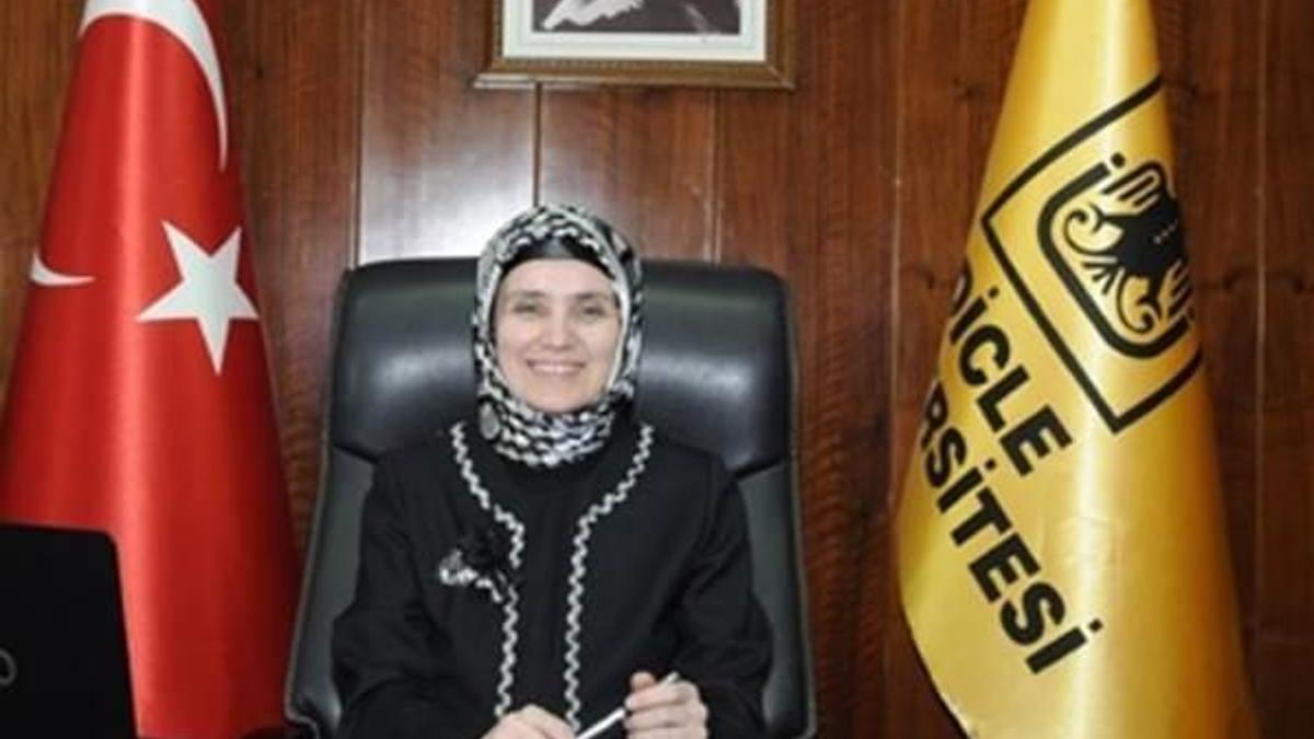 FETÖ Jale Saraç'a bir çanta dolusu ziynet eşyası yollamış!