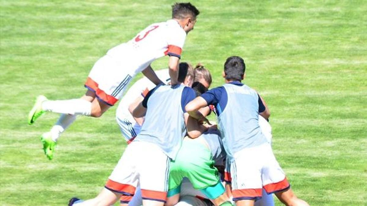 İzmir'de futbola miting ayarı