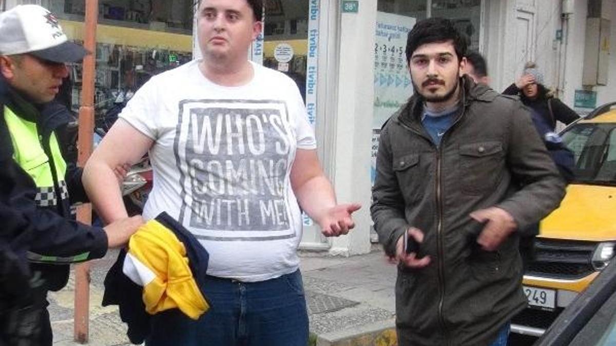 Üniversitelilerin kız kavgası