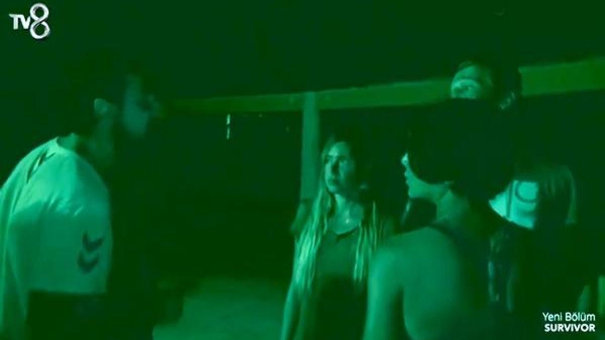 Survivor'da büyük kavga! Serhat'ı zor tuttular...