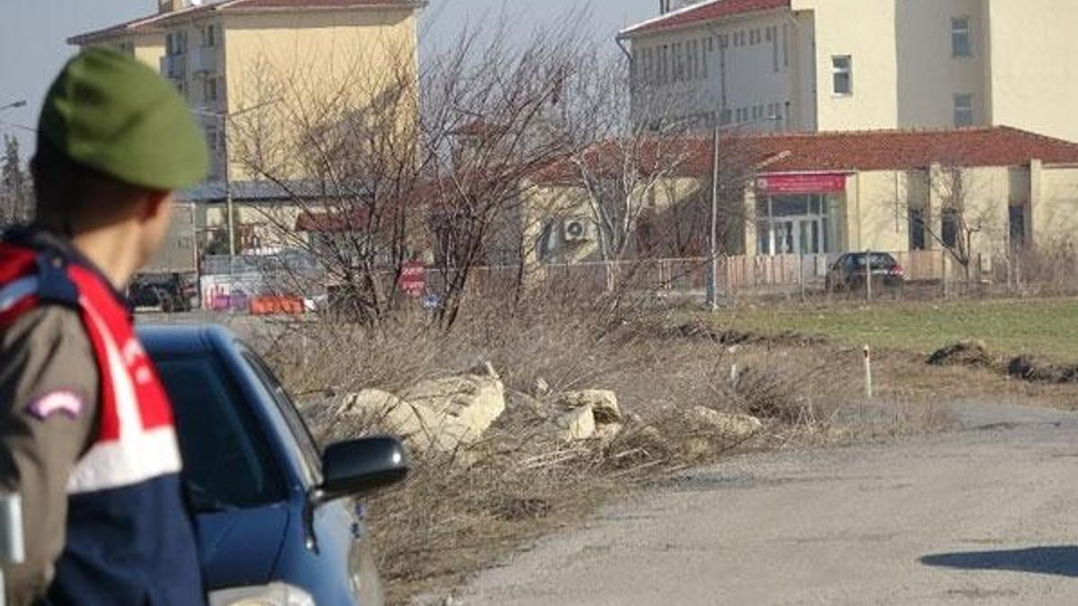 Hükümlü yatağını ateşe verdi