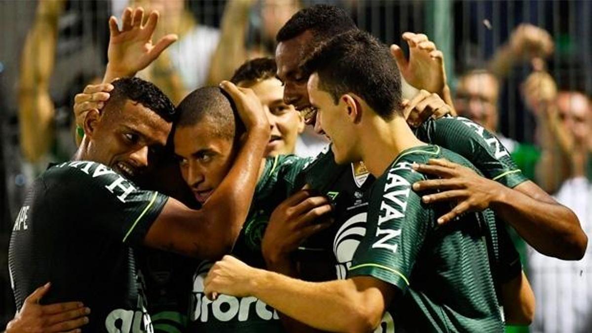 Chapecoense dev kupaya bir adım uzakta