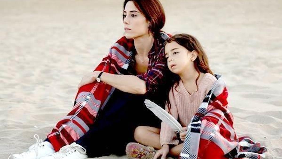Cansu Dere açıkladı! Anne dizisi final yapıyor...