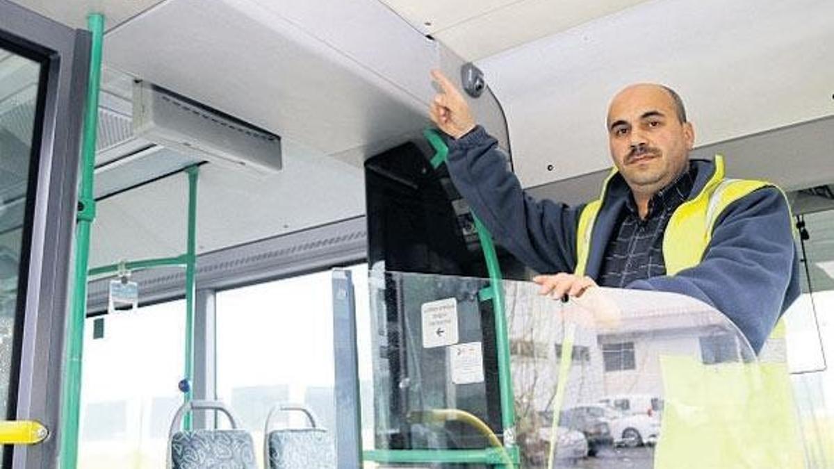 Belediye otobüslerine karakutu