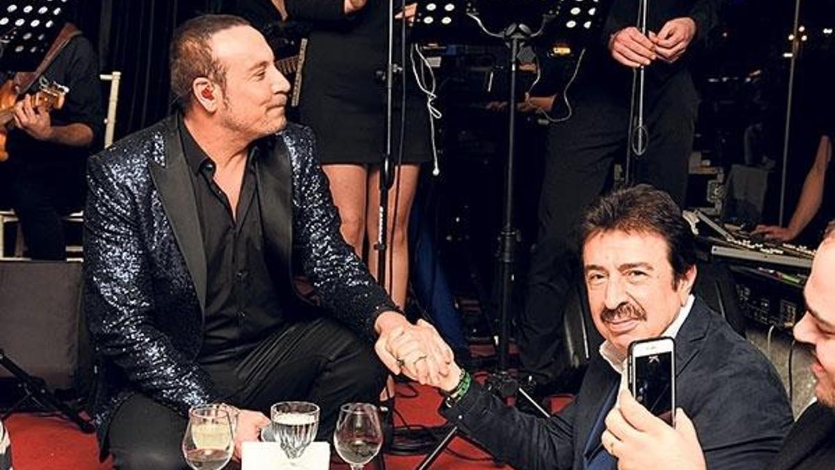 Sahnede şiirler ile buluştular