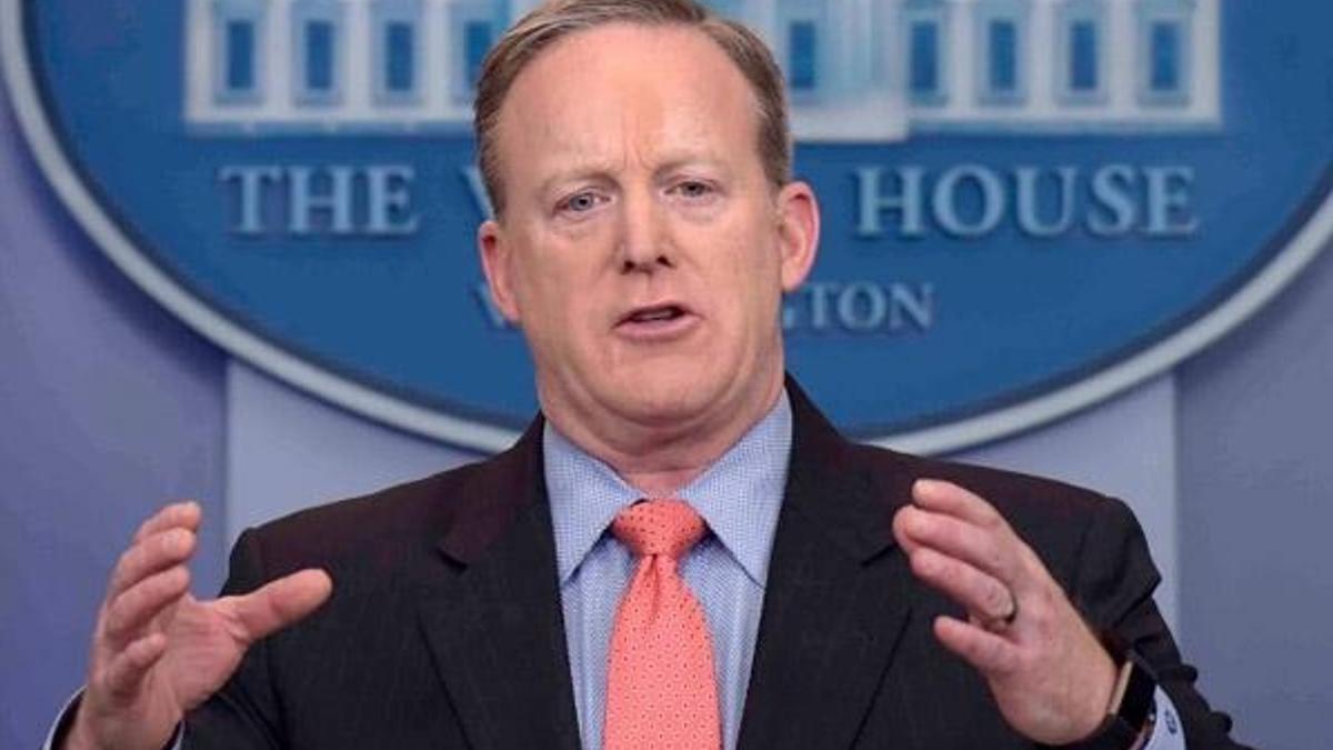 Spicer’dan soykırım gafı