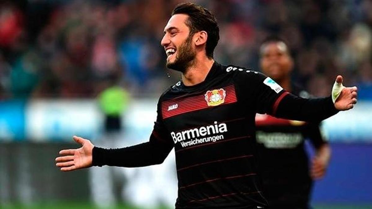 Galatasaray'da Hakan Çalhanoğlu hareketliliği!