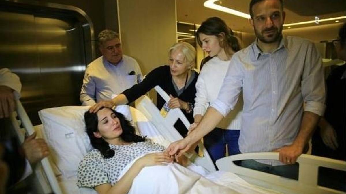 Başak Sayan nasıl doğum yaptığını anlattı!