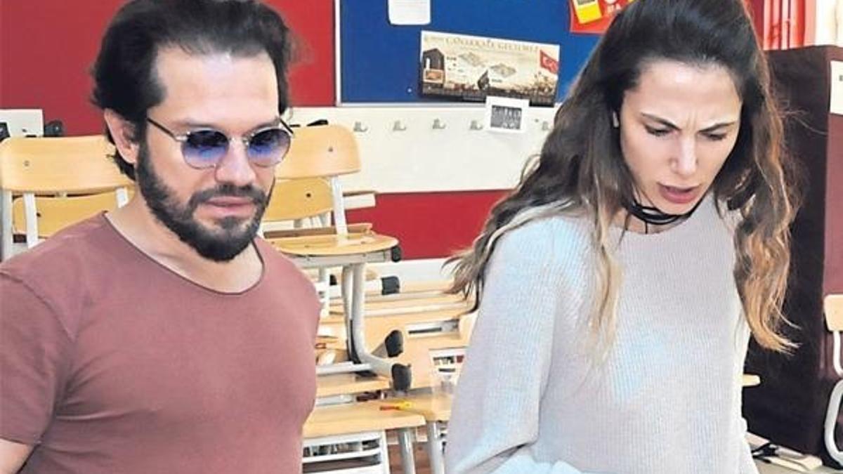Ozan Doğulu ve Ece Doğulu'nun suratları beş karış!