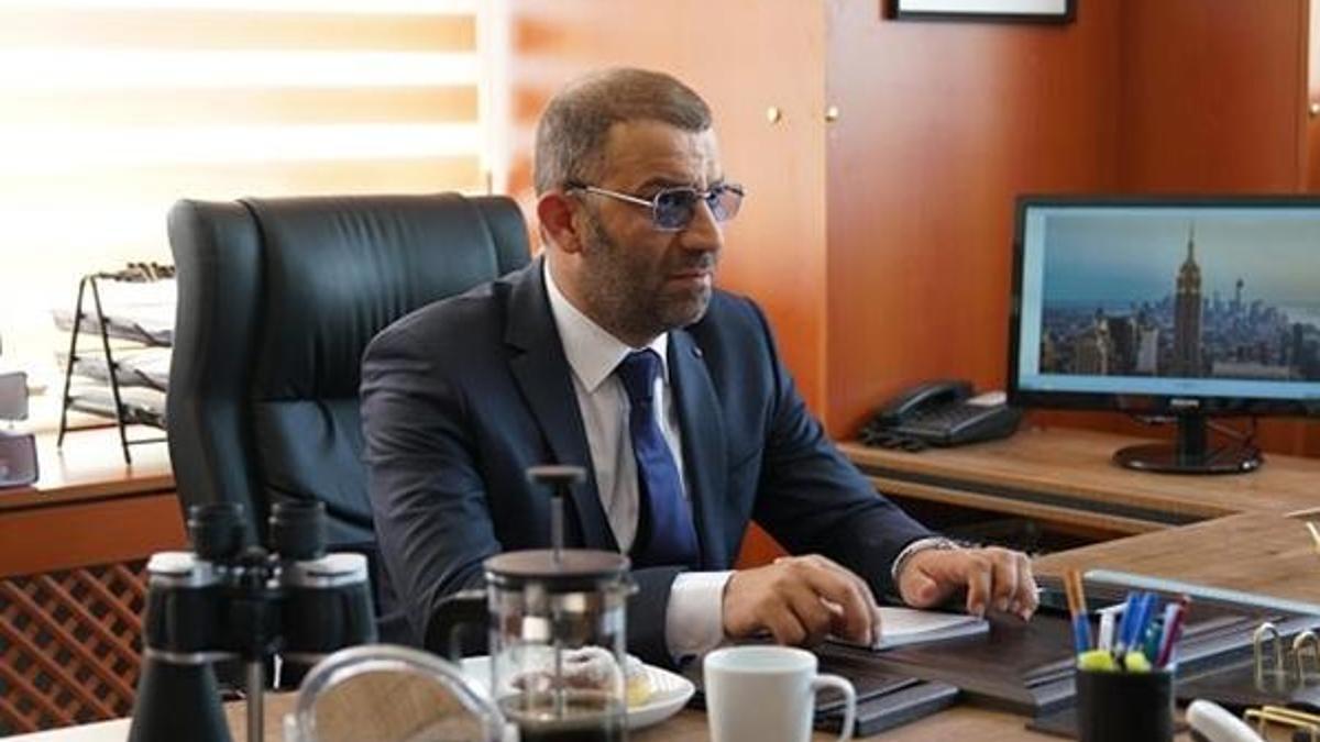 Kendini FBI ajanı sanan müdür!