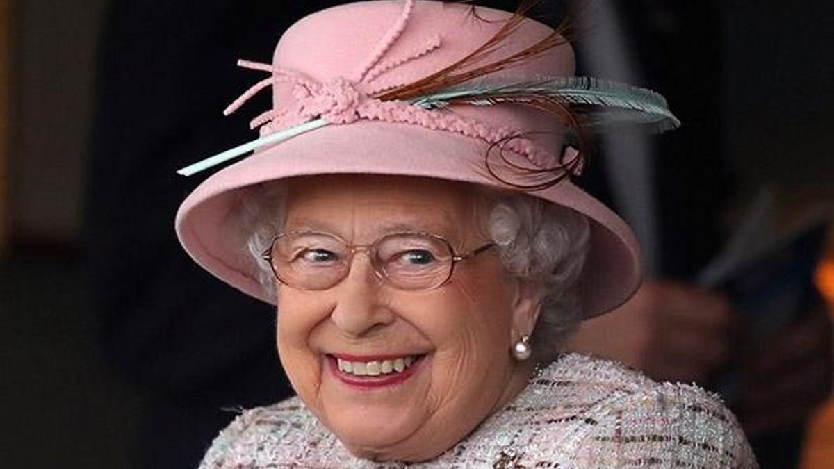 İngiltere Kraliçe 2. Elizabeth'in 91. yaşını kutluyor!