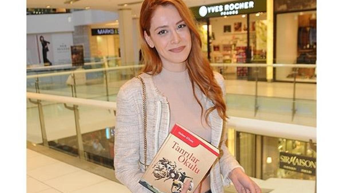 Set arası kitap aldı