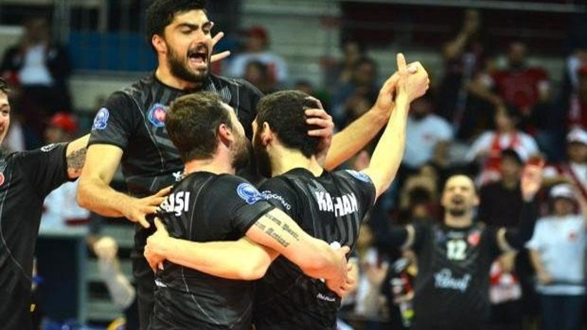 Halkbank, finalde Arkas Spor'un rakibi oldu!