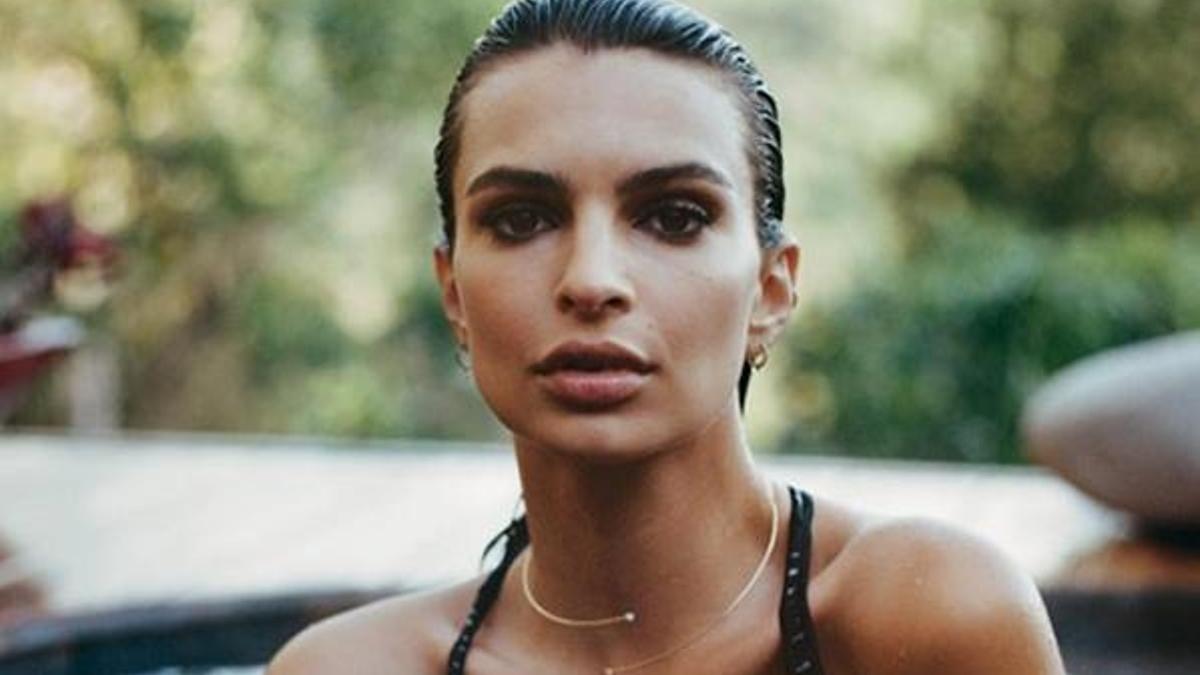 Kapak güzeli Emily Ratajkowski!