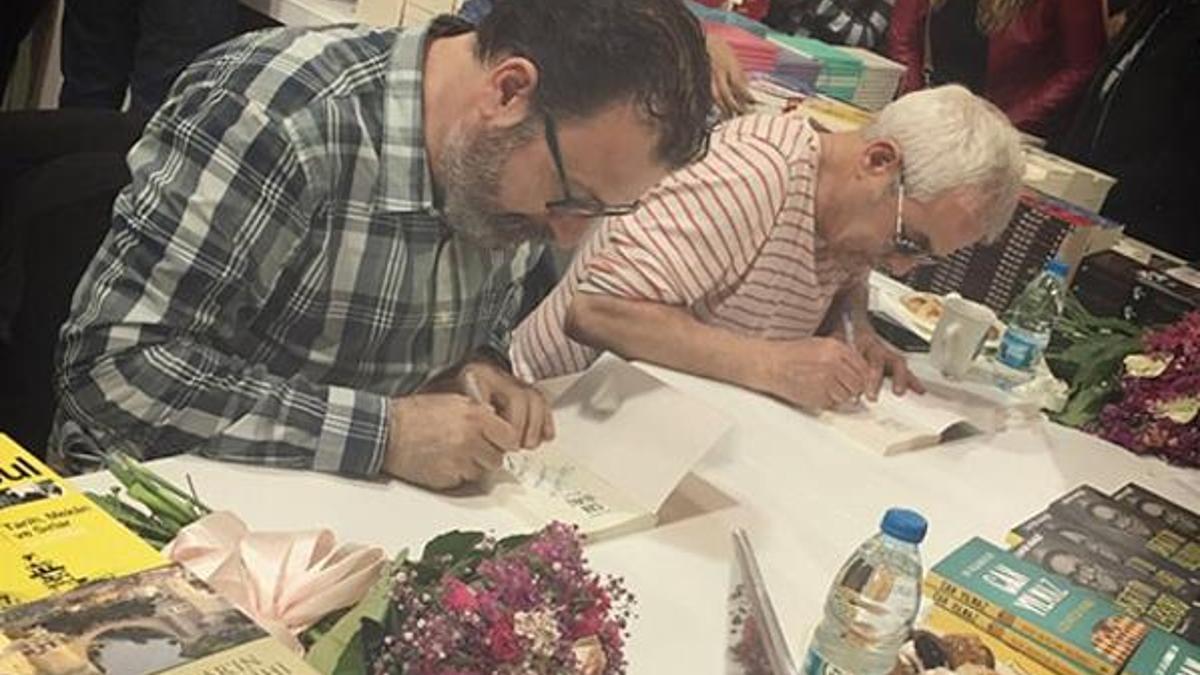 Zafer Algöz ve Can Yılmaz 8 saat kitap imzaladı!