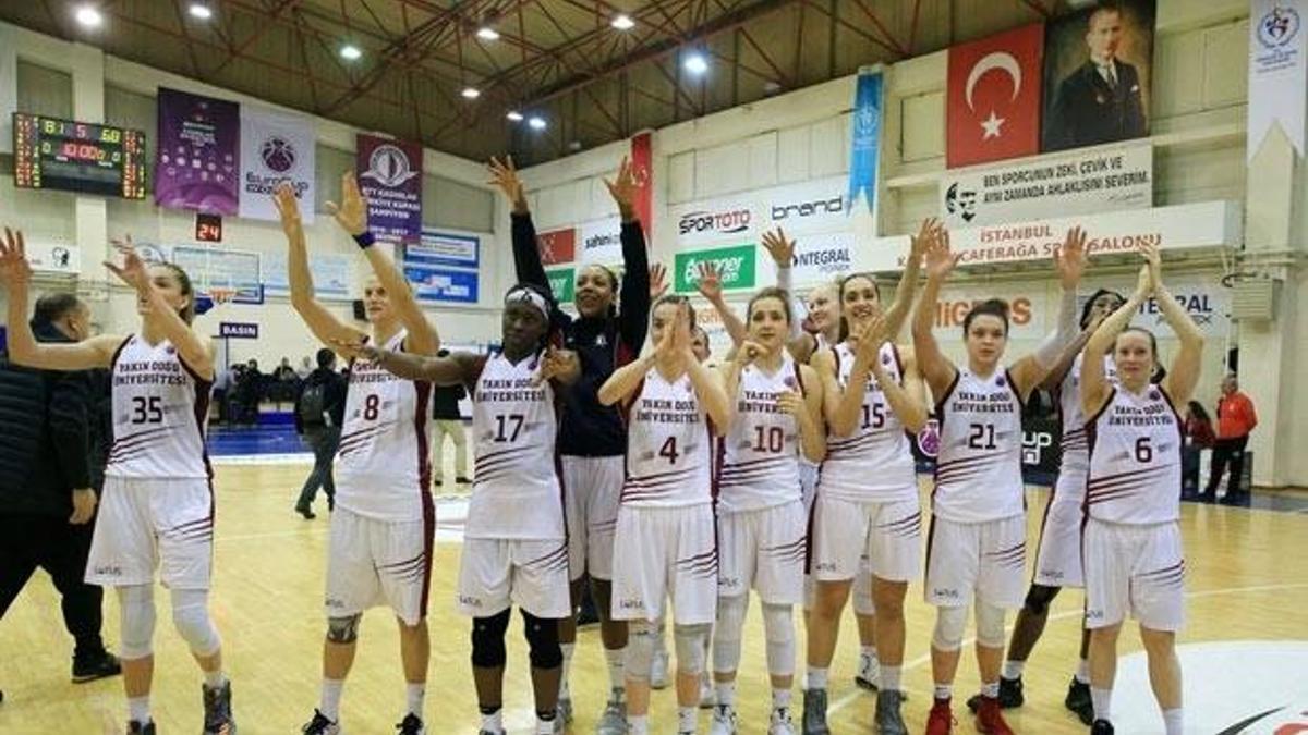 Yakın Doğu Üniversitesi, yarı finalde