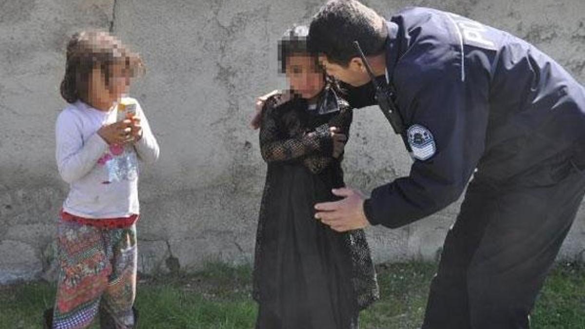 Anne ve babasını o halde görünce polise koştu