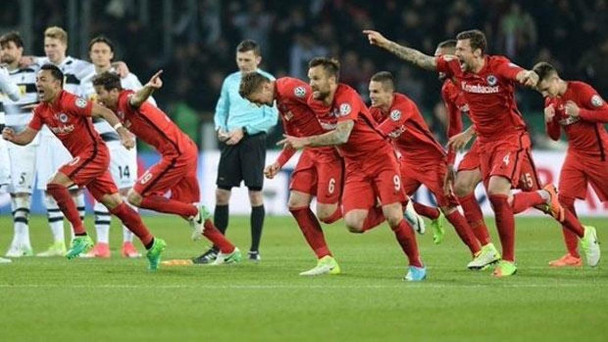 Almanya Kupası'nda ilk finalist Eintracht Frankfurt