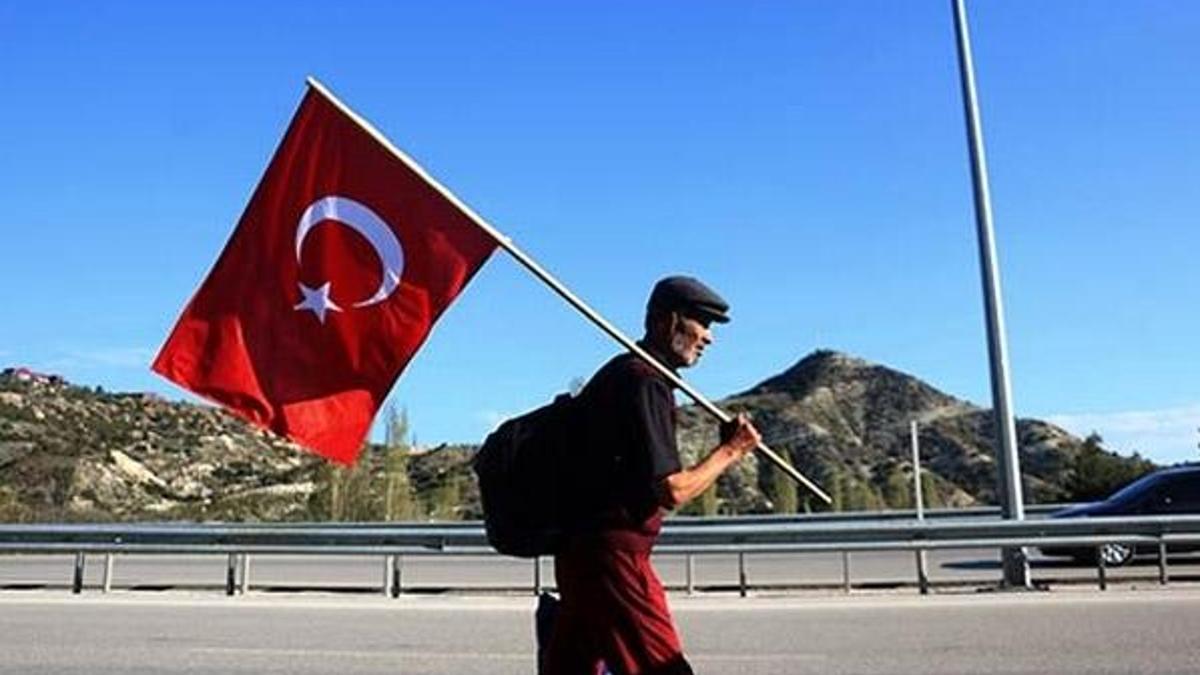 Cumhurbaşkanı Erdoğan'a destek için yürüyor