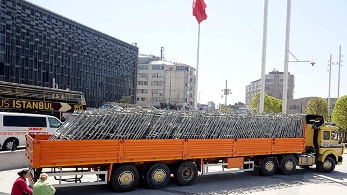 Taksim’de 1 Mayıs tedbirleri başladı