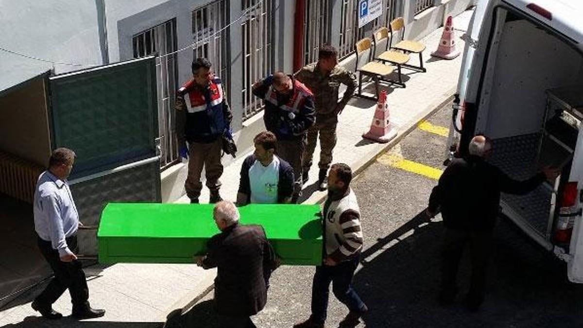 Kayıp kadın cesedi ağaca asılı halde bulundu!