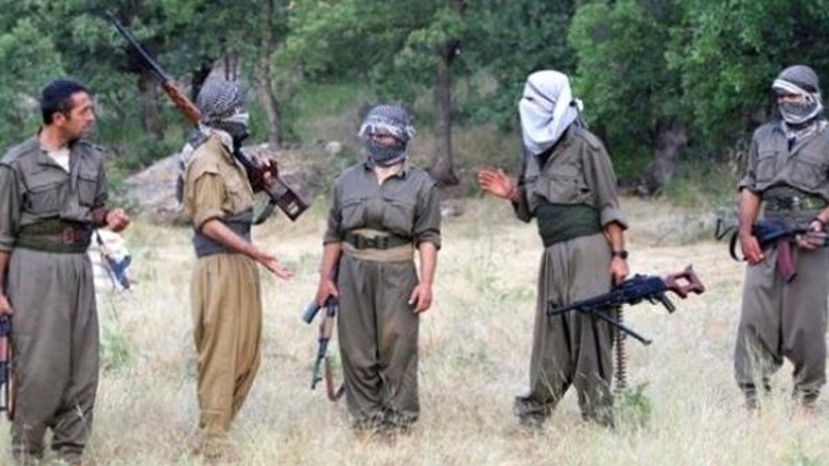 Teslim olmak isteyen gruba başka grup ateş açtı