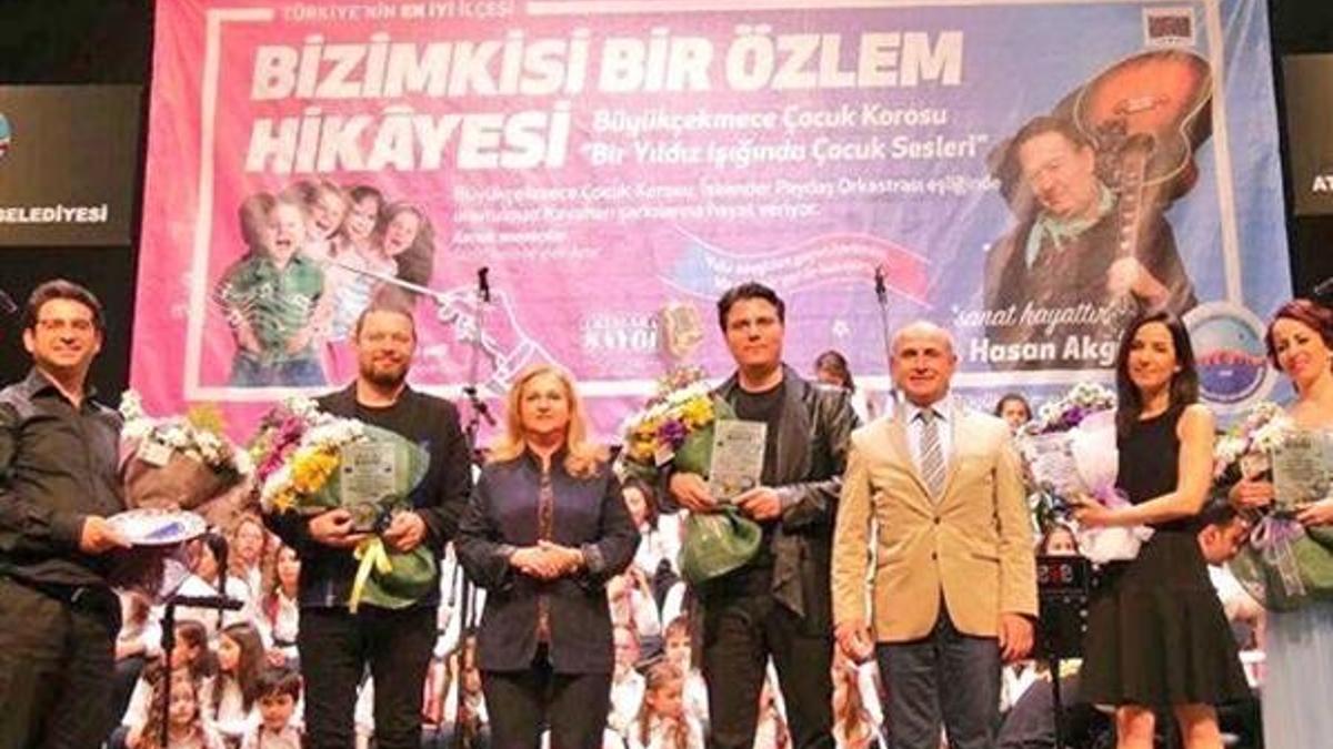 Çocuklar, Kayahan'ı şarkılarıyla andı