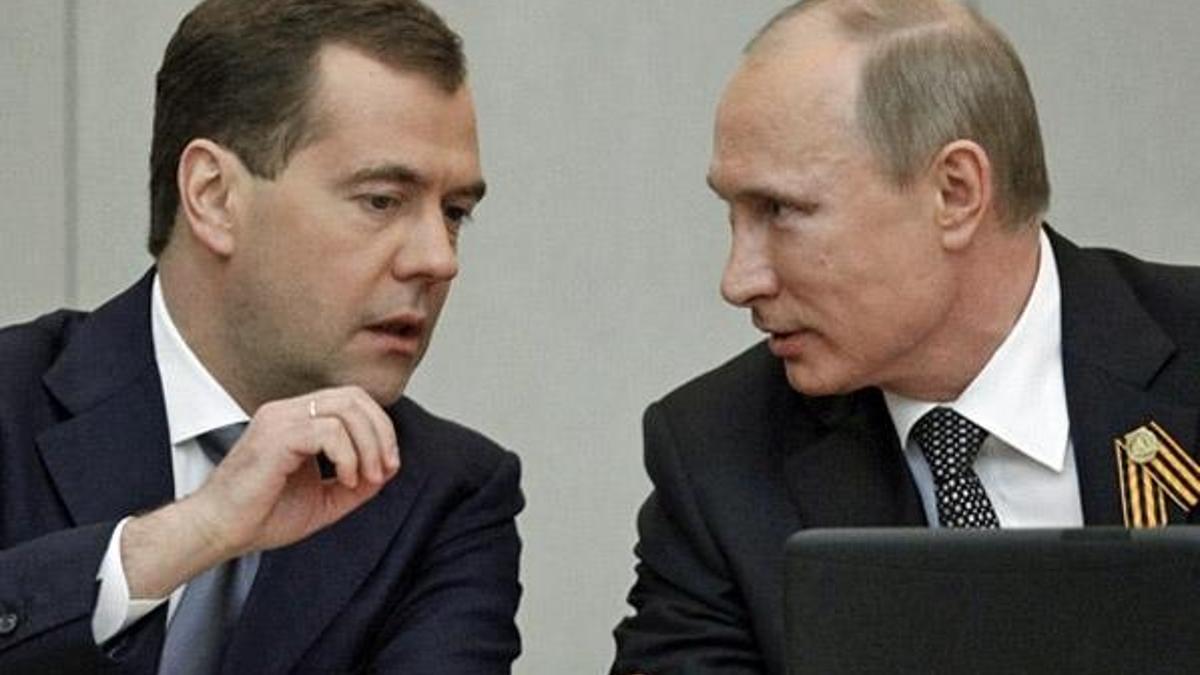 Rus Başbakan'ın istifası isteniyor!