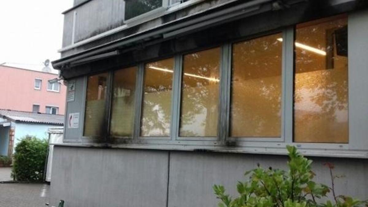 Almanya'da camiye molotoflu saldırı