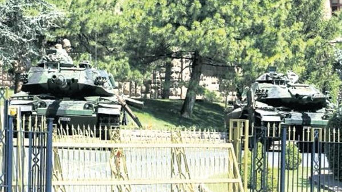 Genelkurmay’ın kapısını kırın diye emir vermiş
