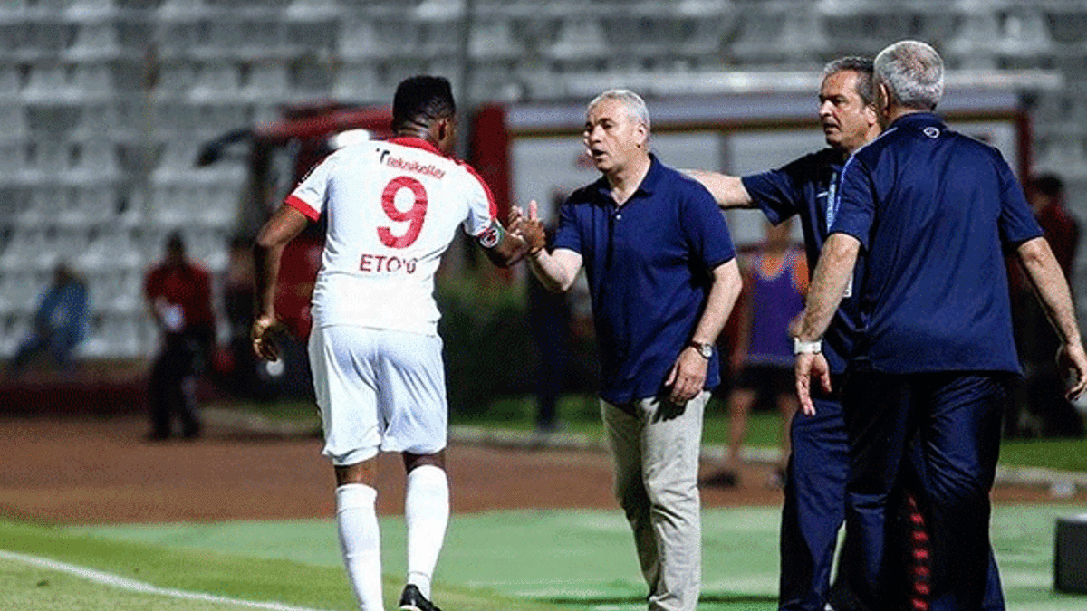 Samuel Eto'o sen n'aptın! Tarihte ilk...