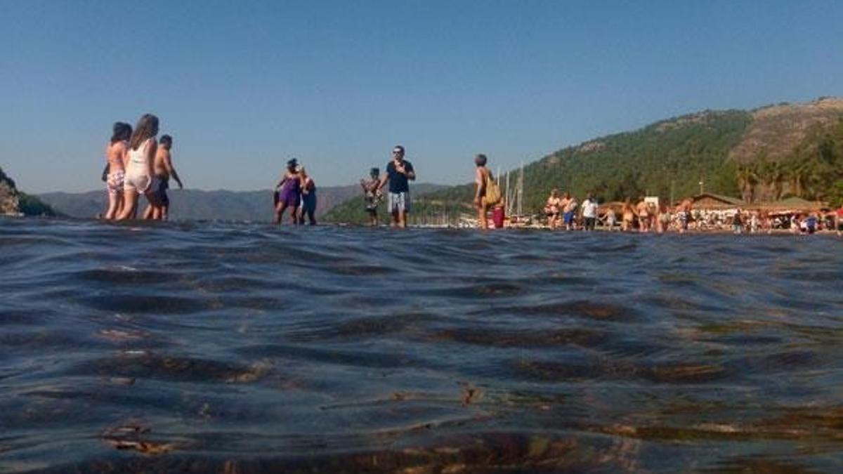 Kızkumu'na turist akını başladı