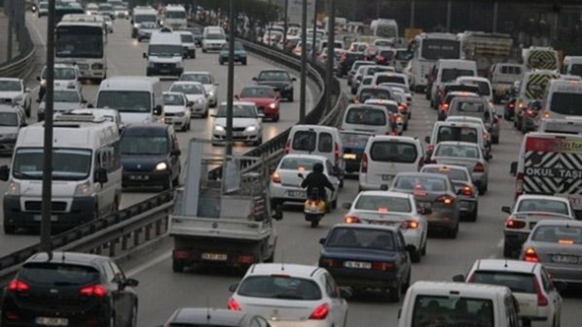 1 Mayıs tatili dönüşünde yollar tıkandı