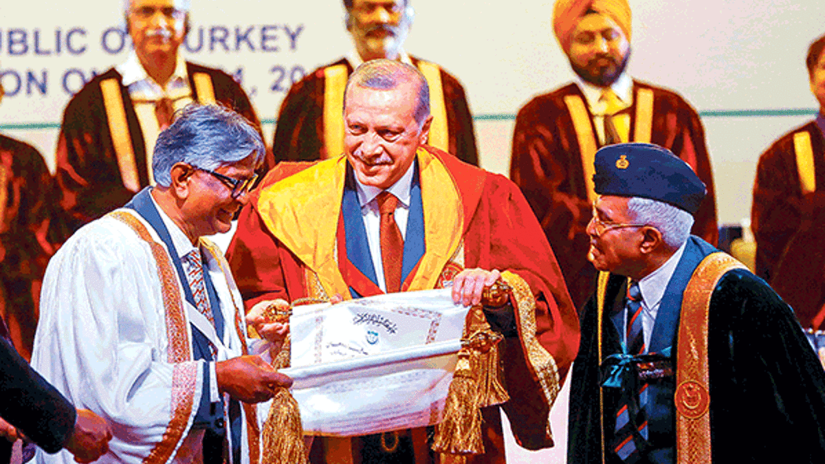 1.3 milyar Hintli’ye ‘Bize gelin’ daveti